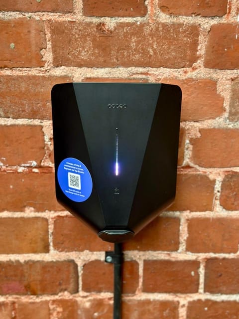 Green Corner Villa - Cosy Luxury in Central Torquay with Free Parking & EV Bed and Breakfast in Torquay