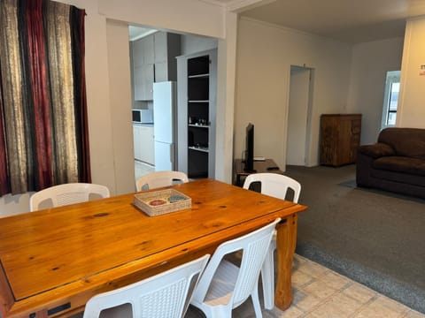 Central Holiday Home Bed and Breakfast in Tauranga