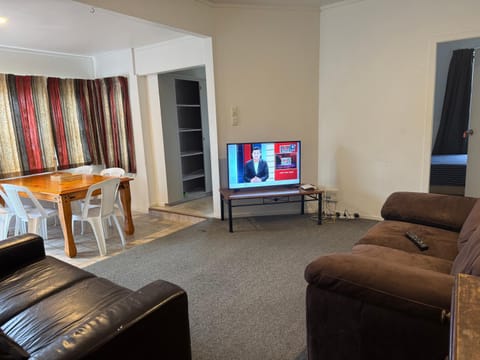 Central Holiday Home Bed and Breakfast in Tauranga