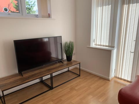 2 Bed House Waterside Luxury Living, Central Area House in Leicester