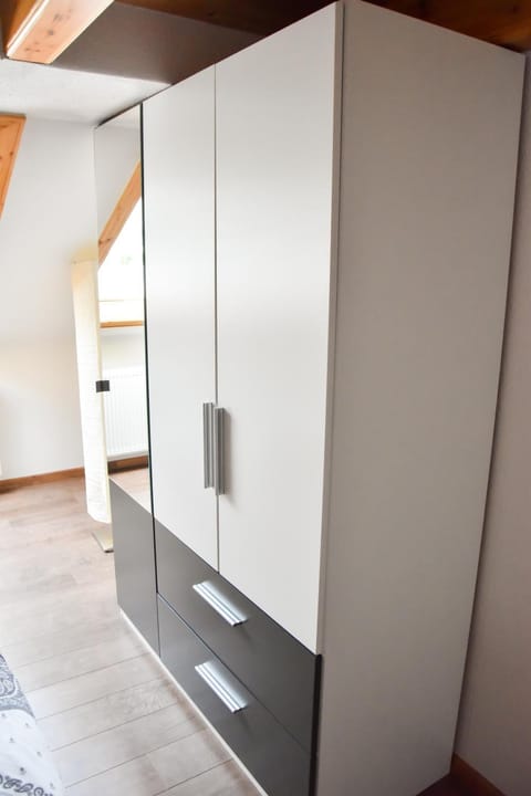 Photo of the whole room, Decorative detail, Bedroom