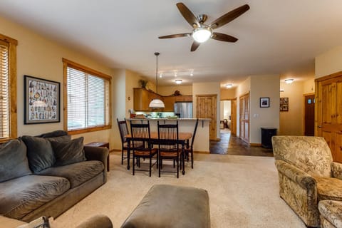 Comfortable and Convenient Truckee Condo House in Truckee