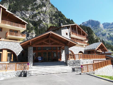 Lagrange Vacances Les Hauts de la Vanoise Campground/ 
RV Resort in Pralognan-la-Vanoise