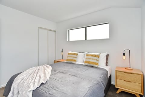 Salisbury Style - Brand new city apartment - Christchurch Holiday Homes Condo in Christchurch