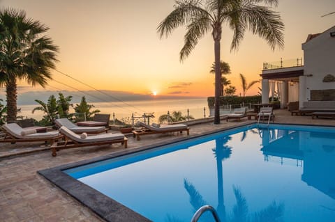 Pool view, Swimming pool, Sunrise