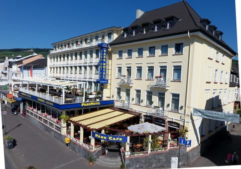 Facade/entrance, Spring, Balcony/Terrace