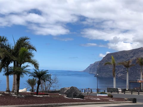 Nearby landmark, Natural landscape, Fishing, Beach, Hiking