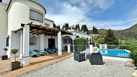 Villa Málaga con Piscina Vallada, Barbacoa y hermosas vistas by AndaraHolidays Villa in Axarquía