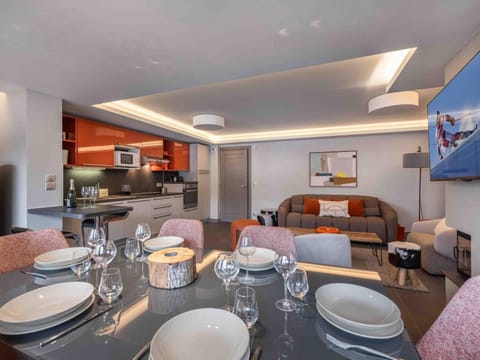 Appartement moderne avec cheminée, parking et Wi-Fi, Courchevel - FR-1-563-7 Apartment in Saint-Bon-Tarentaise
