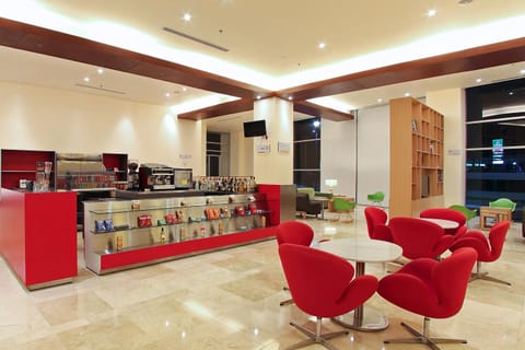 Restaurant/places to eat, Communal lounge/ TV room, TV and multimedia