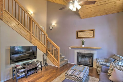 Pet-Friendly Payson Cabin with Deck Close to Hikes! Haus in Payson