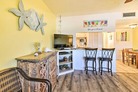 Oceanfront Escape with Pool - Walk to Beach and Bars! Condo in Sunset Beach