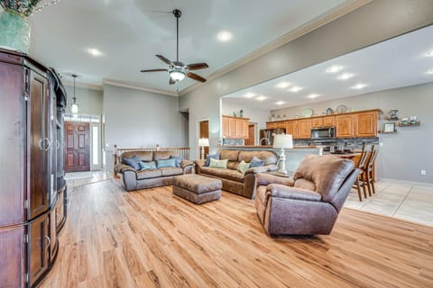 Relax Fireside Branson West Gem with Hot Tub Access Apartment in Table Rock Lake