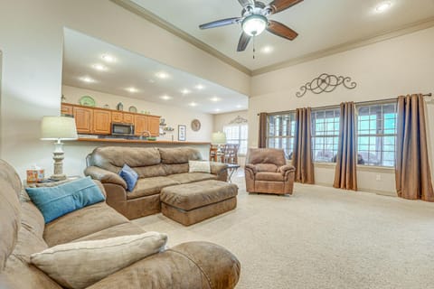Spacious Branson West Retreat Pool and Golf Access! Appartement in Table Rock Lake