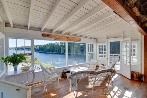 Oceanfront Cottage with Deck 2 Mi to Boothbay Harbor House in Southport