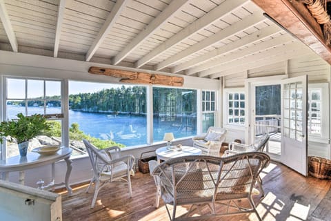 Oceanfront Cottage with Deck 2 Mi to Boothbay Harbor House in Southport