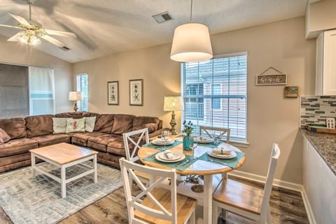 Chic Myrtle Beach Condo with Resort Amenity Access Copropriété in Carolina Forest