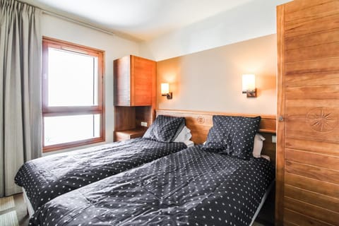 2 Bed Ski in and Ski out Luxury Apt in 5 star Residence Apartment in Arâches-la-Frasse