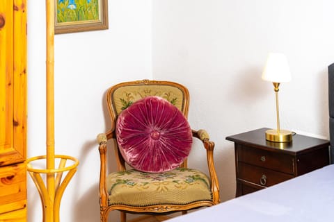 Bed, Decorative detail, Bedroom