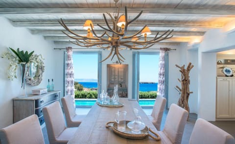 Luxury Paros Villa Superior Villa Private Pool Stunning Interior 7 BDR Tserdakia Villa in Paros, Greece