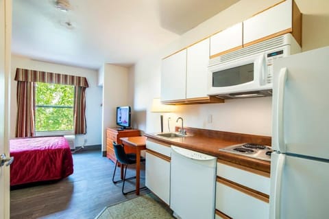 Sierra Vista studio apartment with full kitchen and King Bed Condo in Sierra Vista
