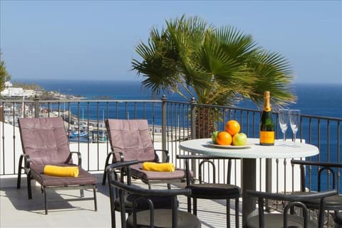 Casa Tosco - 5 bedroom villa - Stunning sea views - Pool table - Perfect for families Villa in Puerto del Carmen