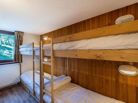 Photo of the whole room, Bedroom, bunk bed