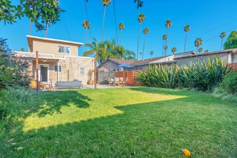 Beautifully decorated Leimert Park home close to USC and LAX Casa in Los Angeles
