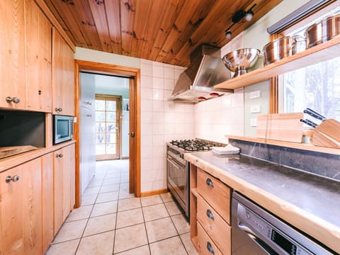 Kitchen or kitchenette, dishwasher, minibar, pet friendly