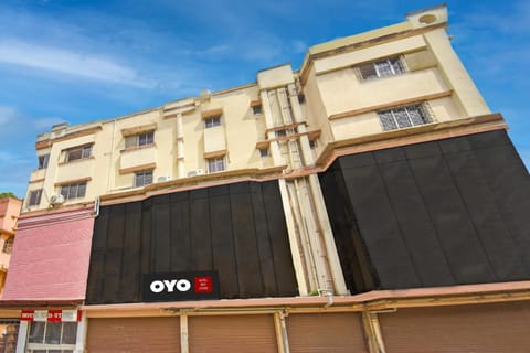 Super OYO Flagship Red Stone Near Netaji Subhash Chandra Bose International Airport Hôtel in Kolkata