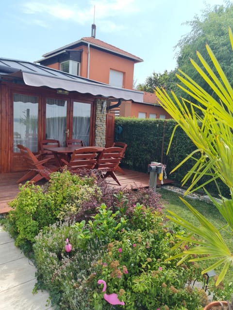 Garden, Balcony/Terrace