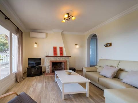 Casa Amor - Beautiful 3 bedroom Villa magnificent sea views - High standard interior Villa in San Jaime Mediterráneo