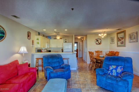 LUXURY 2BR OCEAN VIEW CONDO - VILLA CAPRIANI RESORT - SLEEPS UP TO 10 Apartamento in North Topsail Beach