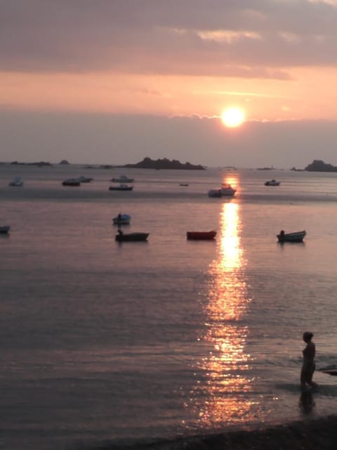 Nearby landmark, Off site, Beach, Sunrise