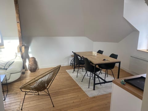 Living room, Seating area, Dining area