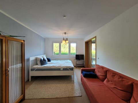 Bed, Photo of the whole room, Seating area, Bedroom