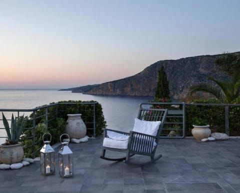 Superb Assos Villa - 2 Bedrooms - Villa Agapi - Stunning Sea and Beach Views Chalet in Asos