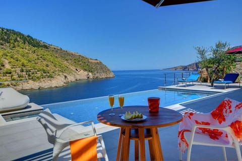 Superb Kefalonia Villa | Villa Allen | 1 Bedroom | Seafornt | Spectacular Sea Views | Private Outdoor Infinity Pool | Assos Villa in Asos