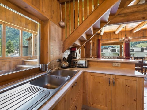 Chalet de Charme 200m² à Val d'Isère avec Sauna et Bain Nordique - FR-1-567-5 Chalet in Val dIsere