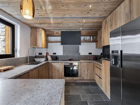 Chalet d'Exception avec Piscine, Hammam et Ascenseur à Val d'Isère, Proche des Pistes - FR-1-567-38 Chalet in Val dIsere