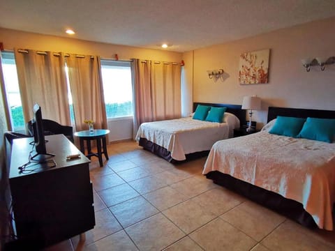 Brisas Beachfront Studios in Hotel Zone Apartment in Cancun