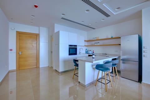 Luxurious Apt with Ocean Views and Pool in Tigne Point Condo in Sliema