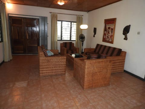 Nimohs Holiday Home Casa in Accra