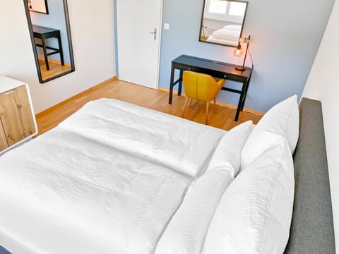 Bed, Photo of the whole room, Business facilities, Bedroom