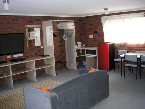 TV and multimedia, Seating area