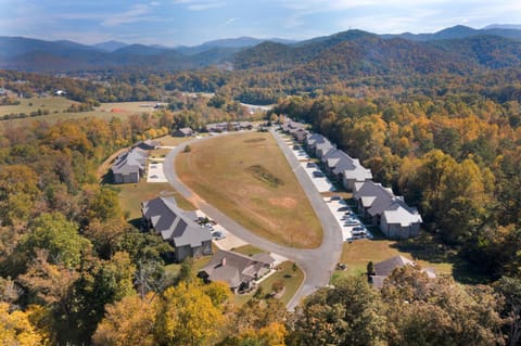 Modern Cades Cove Condo w Community Pool House in Sevier County