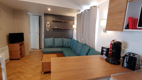 TV and multimedia, Seating area