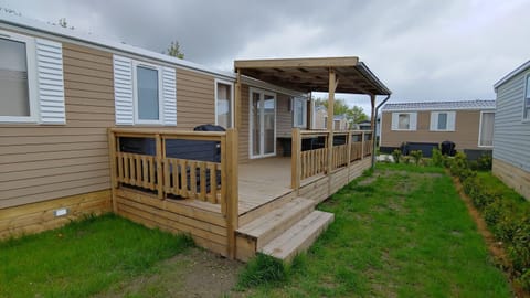 Property building, Balcony/Terrace