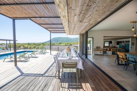 Patio, Balcony/Terrace, Mountain view, Pool view