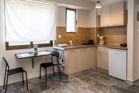 christos studio Apartment in Volos